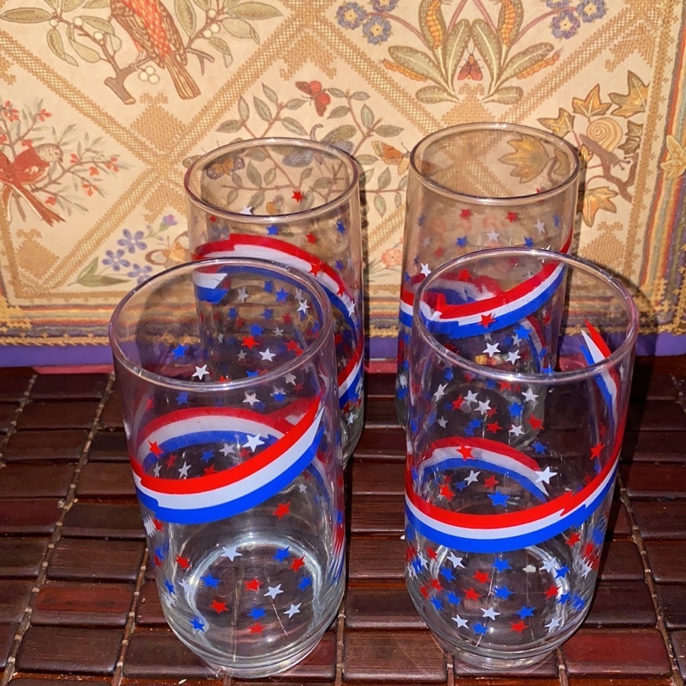 4 patriotic drinking glasses - Picture 2 of 3